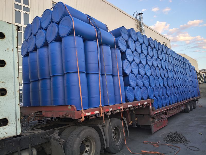 全疆化工桶整车发货实拍装车