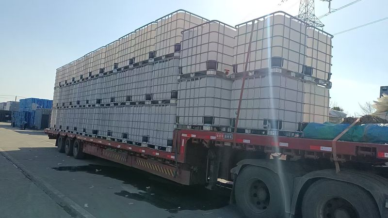 新疆吨桶整车装车发货实拍